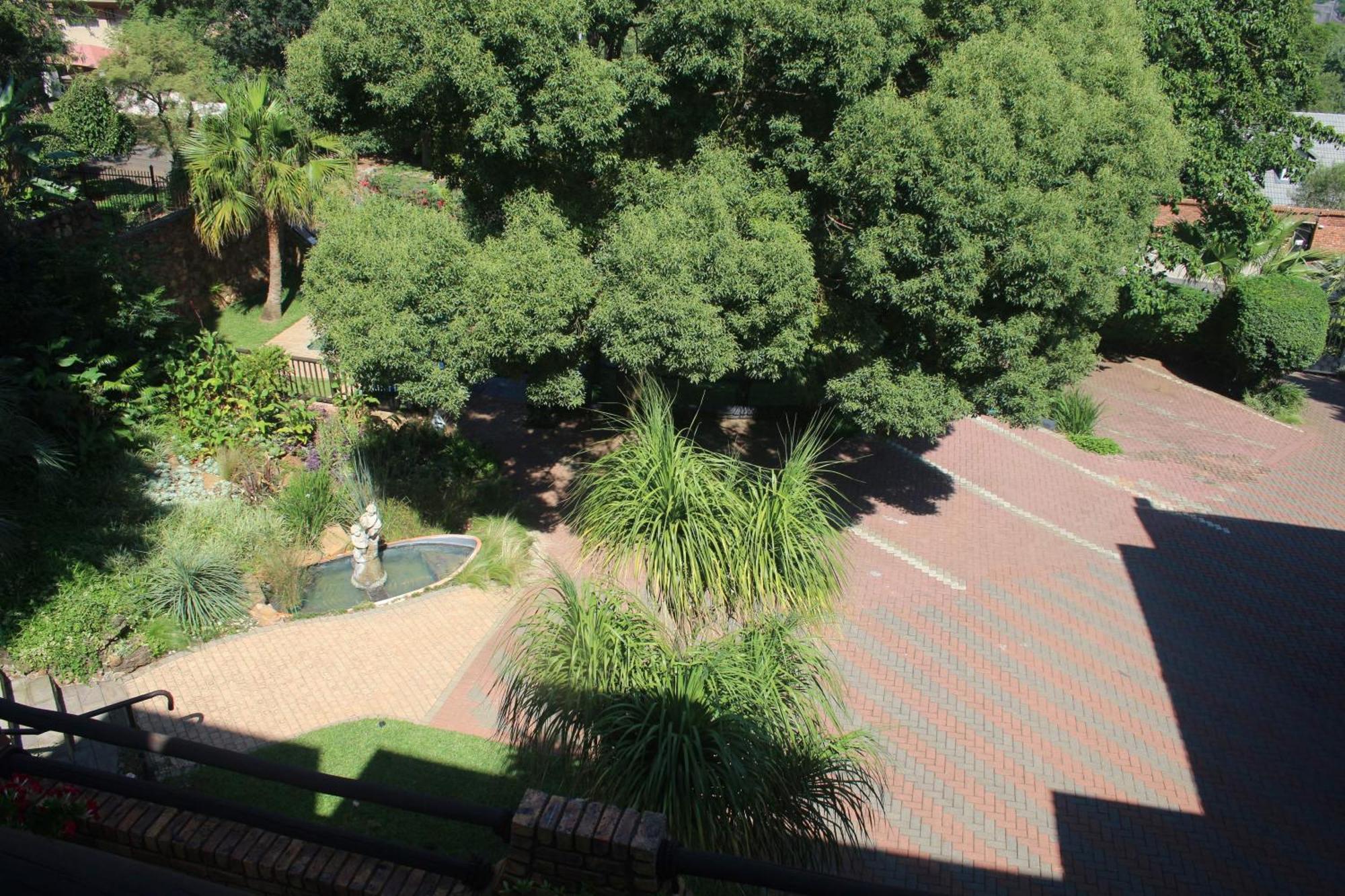 Belle Vue Guesthouse Hartbeespoort Esterno foto
