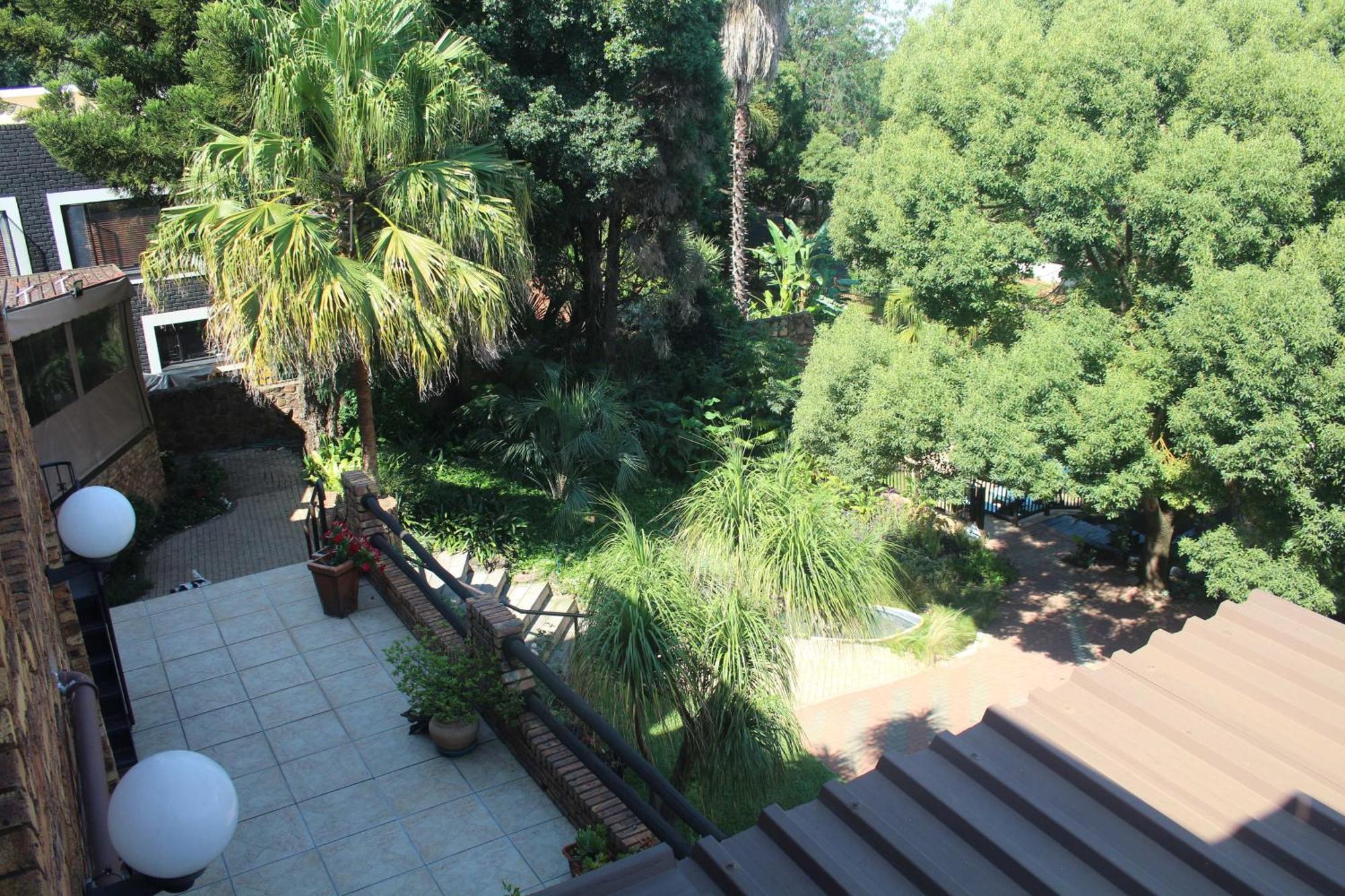 Belle Vue Guesthouse Hartbeespoort Esterno foto