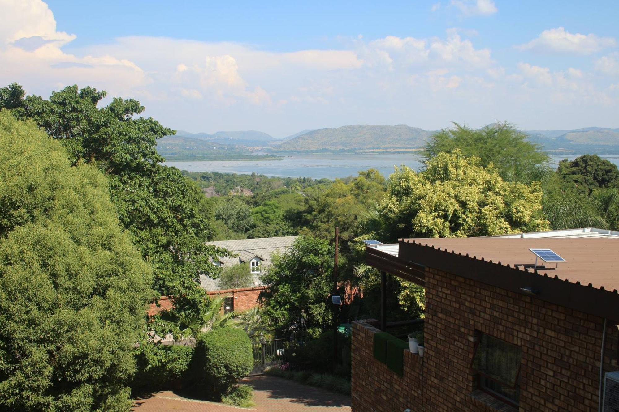 Belle Vue Guesthouse Hartbeespoort Esterno foto