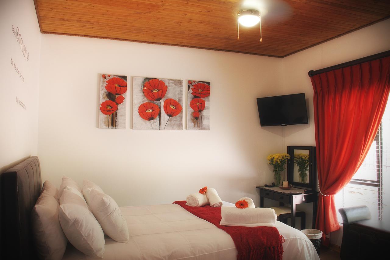 Belle Vue Guesthouse Hartbeespoort Esterno foto
