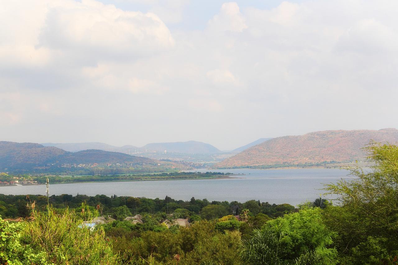 Belle Vue Guesthouse Hartbeespoort Esterno foto