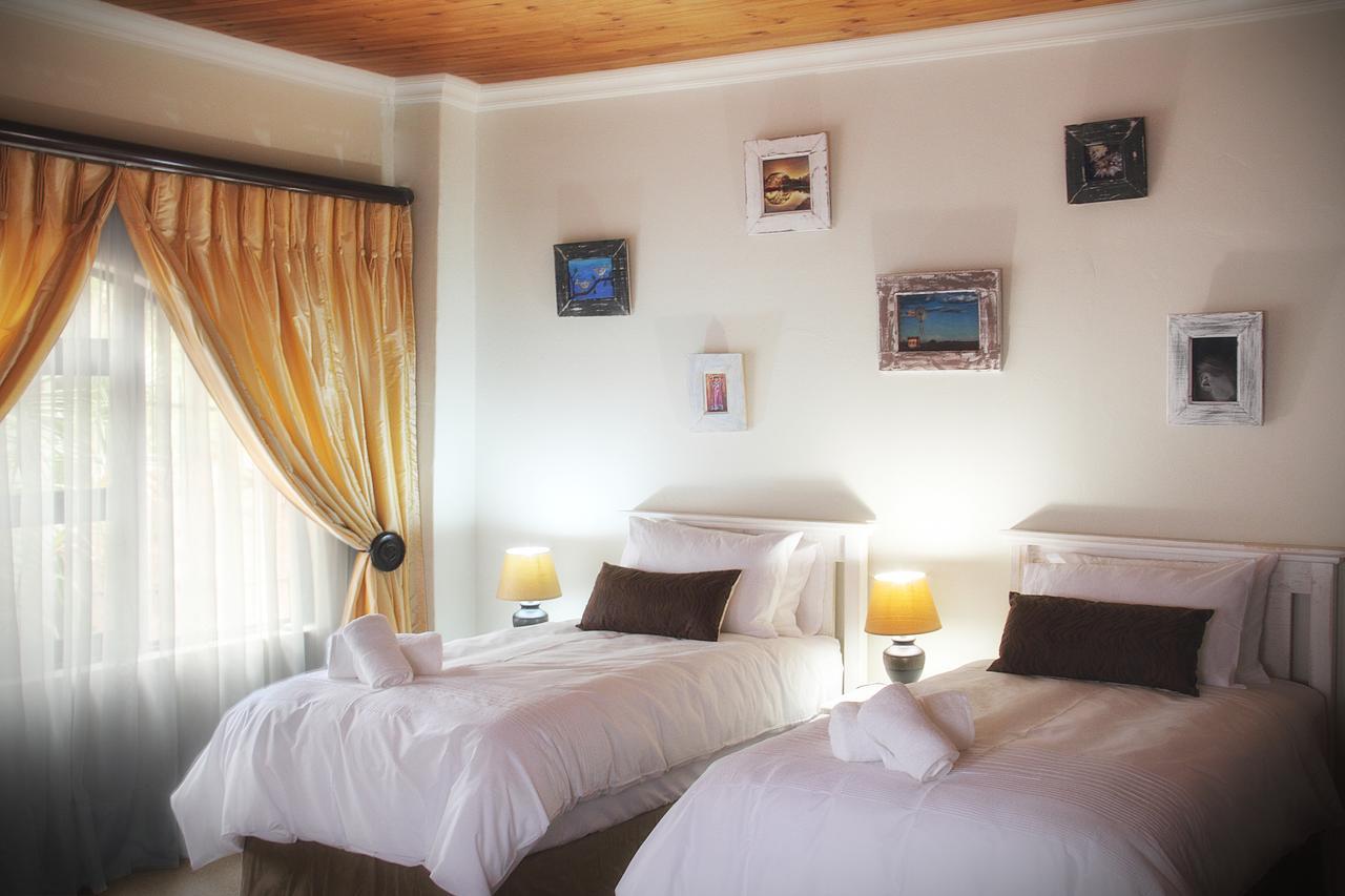 Belle Vue Guesthouse Hartbeespoort Esterno foto