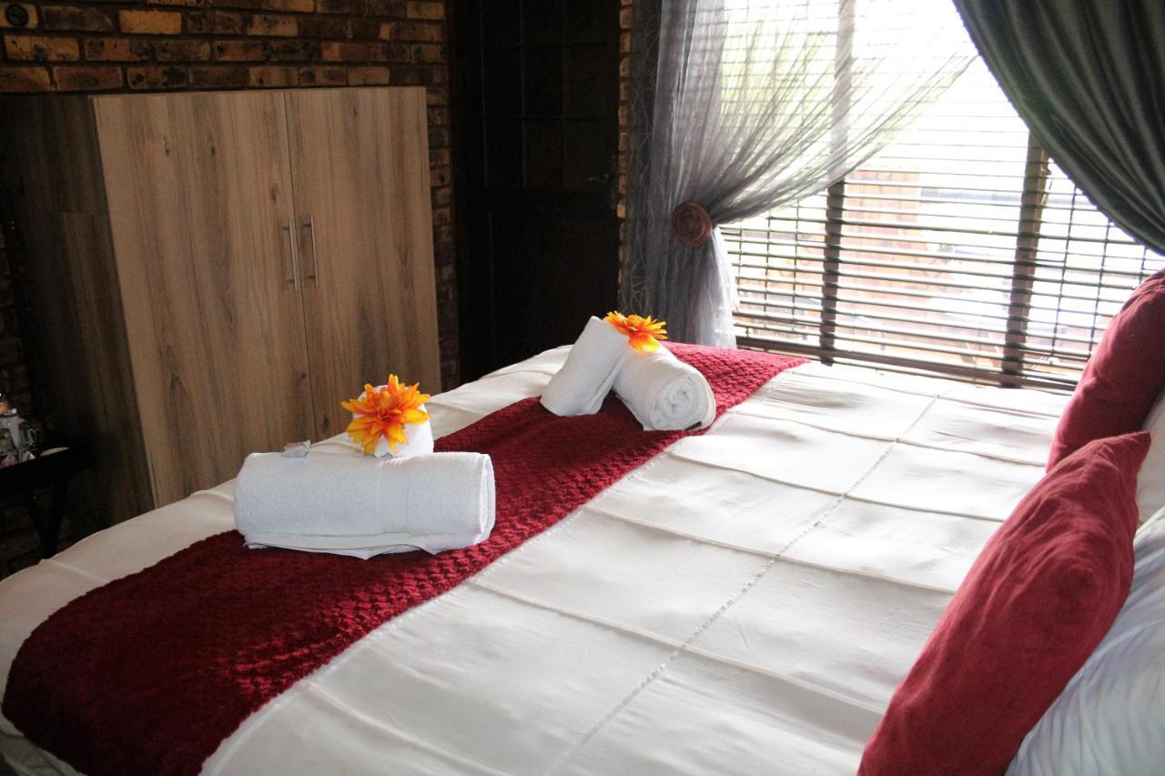 Belle Vue Guesthouse Hartbeespoort Esterno foto