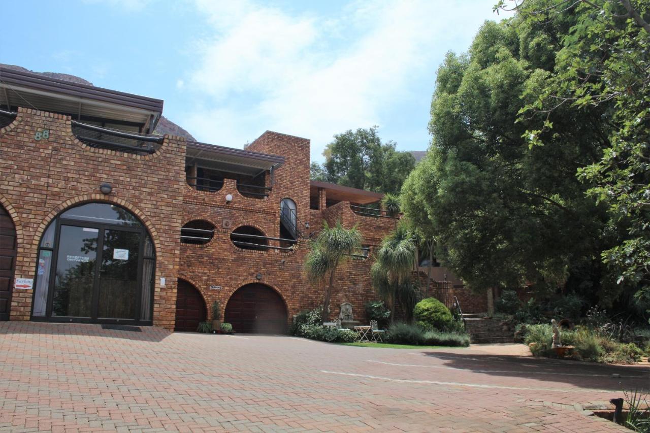Belle Vue Guesthouse Hartbeespoort Esterno foto