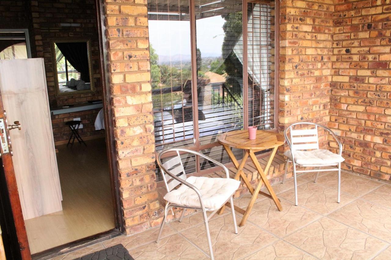 Belle Vue Guesthouse Hartbeespoort Esterno foto