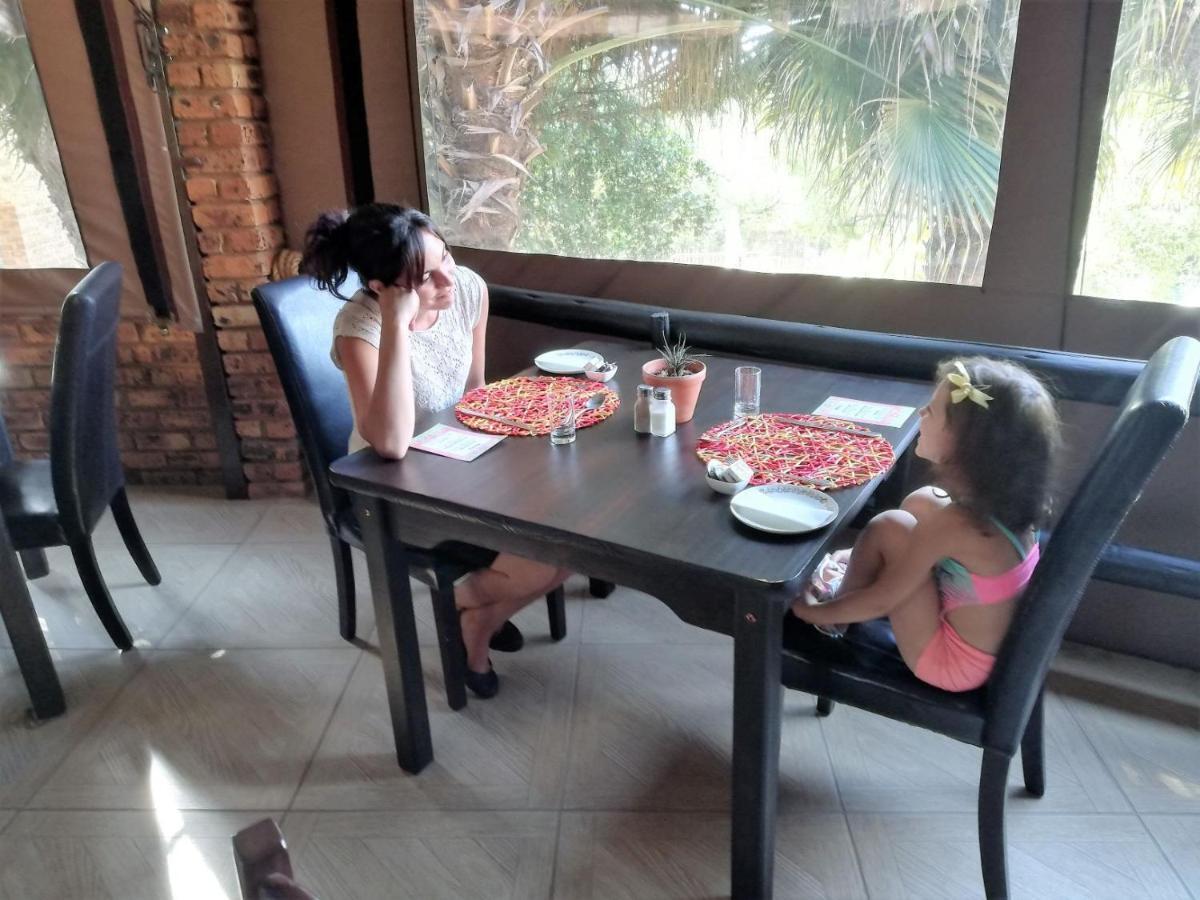 Belle Vue Guesthouse Hartbeespoort Esterno foto