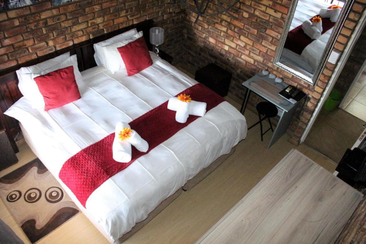 Belle Vue Guesthouse Hartbeespoort Esterno foto