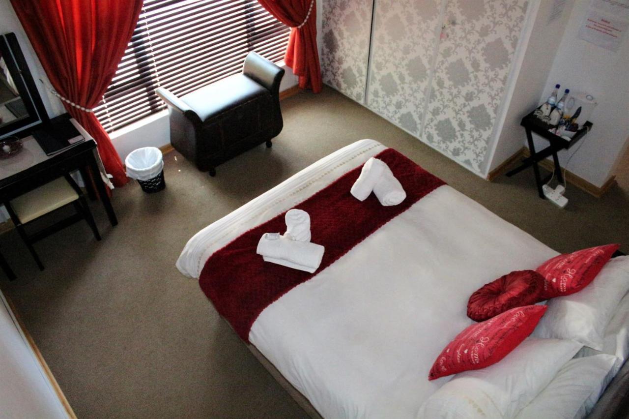 Belle Vue Guesthouse Hartbeespoort Esterno foto