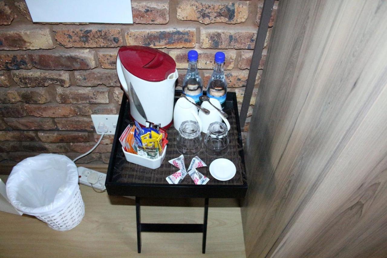 Belle Vue Guesthouse Hartbeespoort Esterno foto