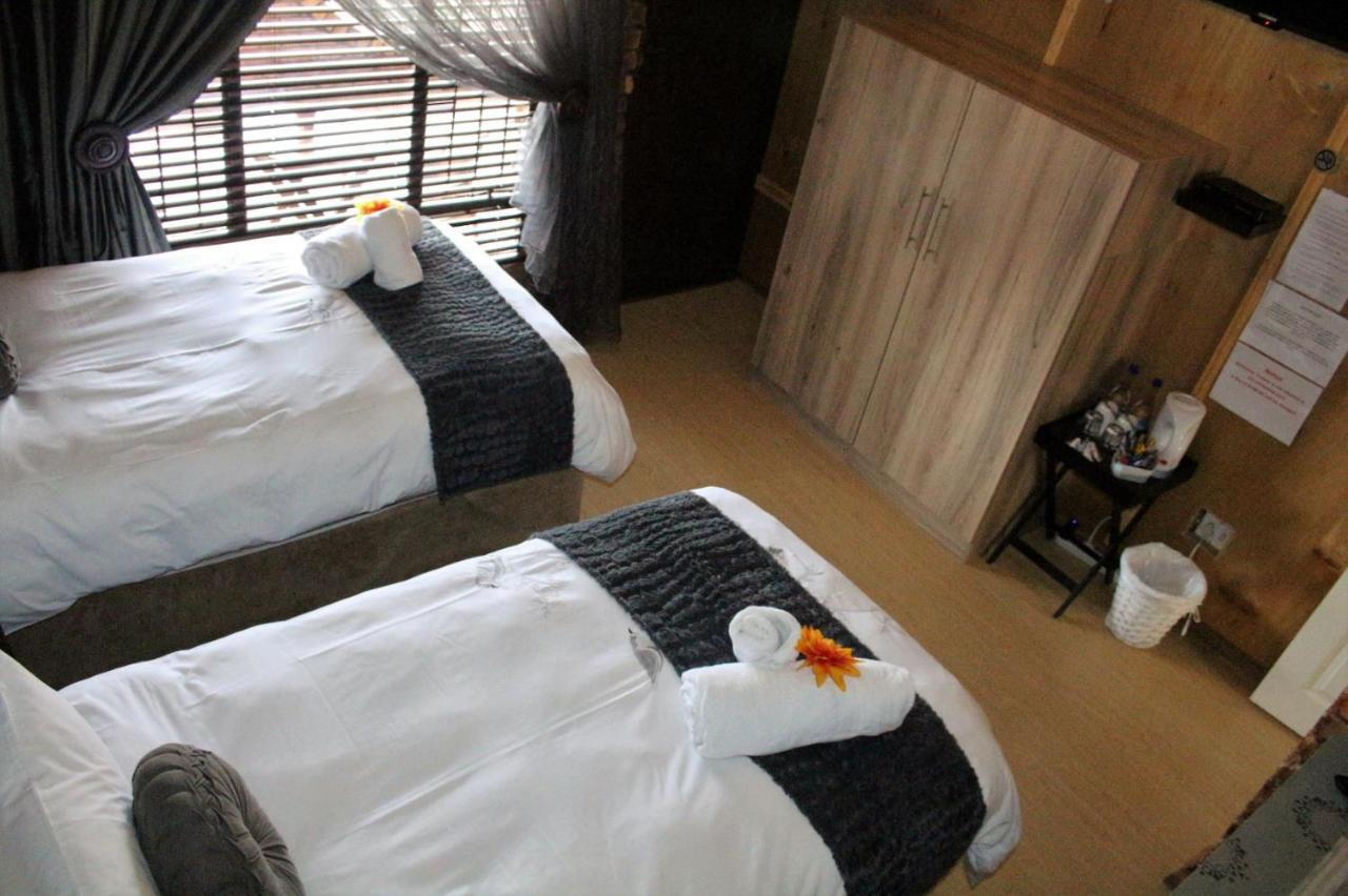 Belle Vue Guesthouse Hartbeespoort Esterno foto